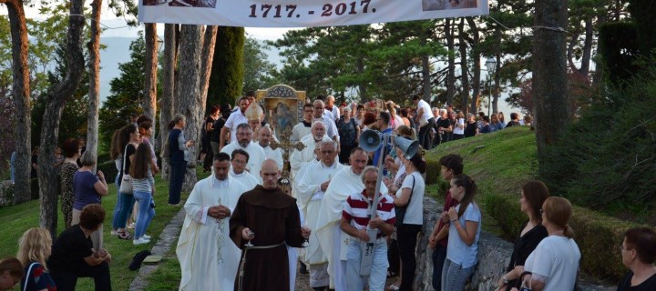 BISKUP KOŠIĆ U IMOTSKOM